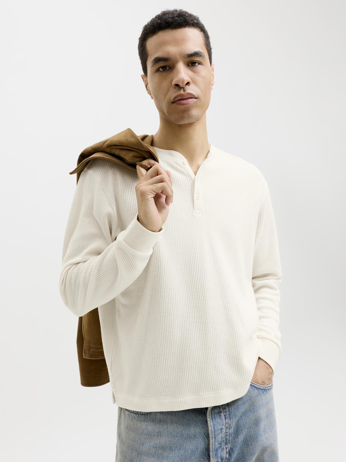 model_shot-creative